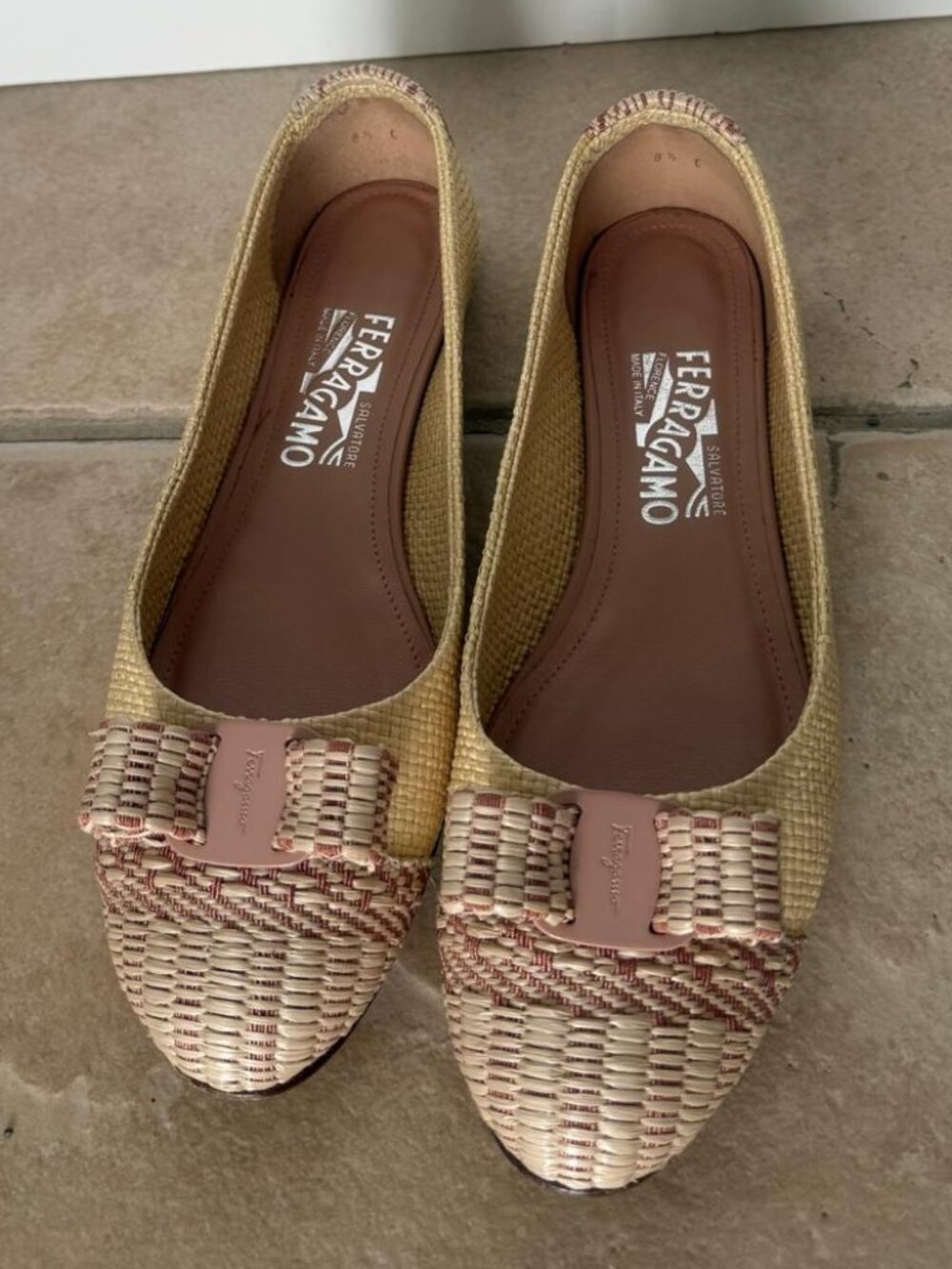Salvatore Ferragamo Vara Bow Woven Straw Flats Natural Tan Blush Rose 8.5 C